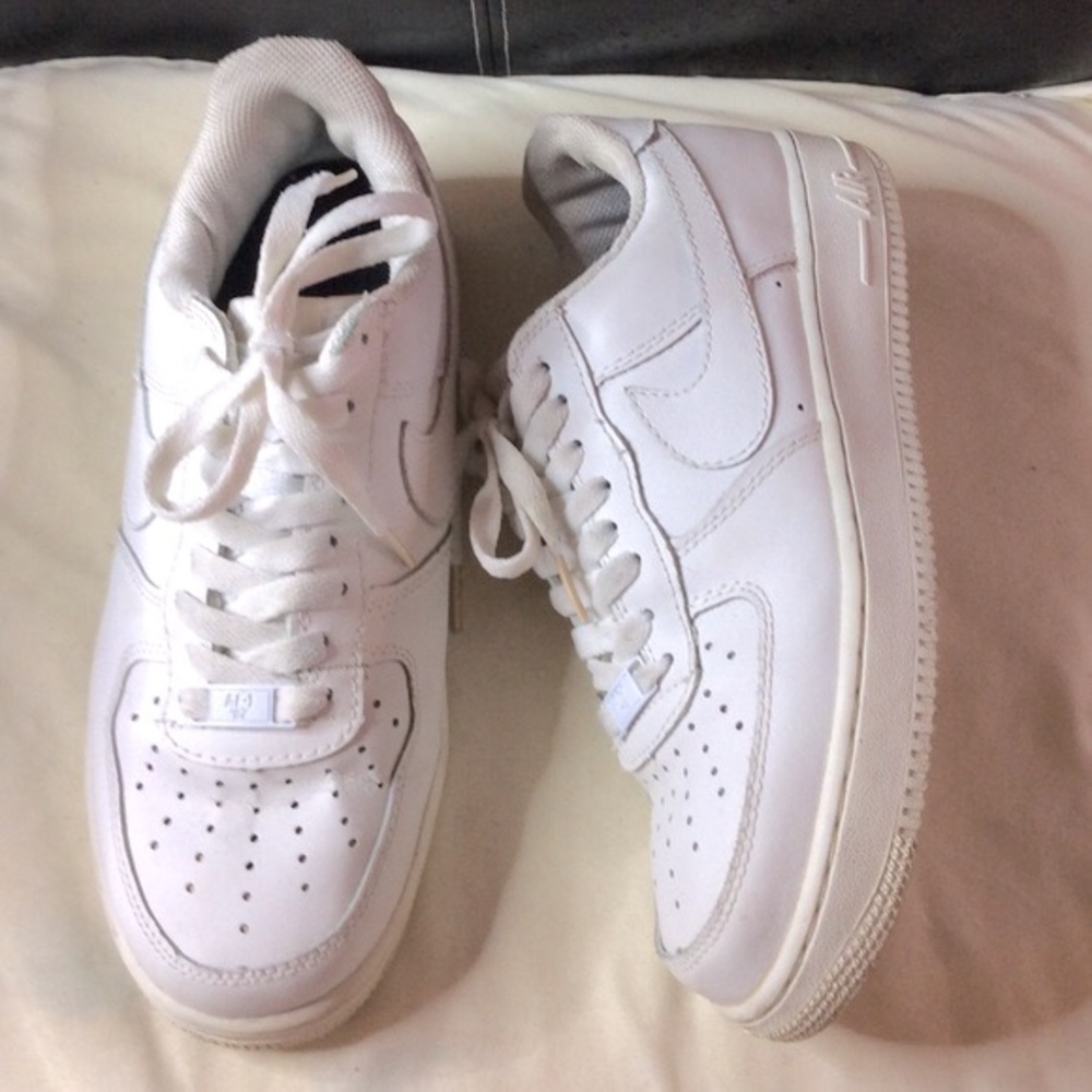 Men’s Nike Air Force 1 White Low Size 8.5